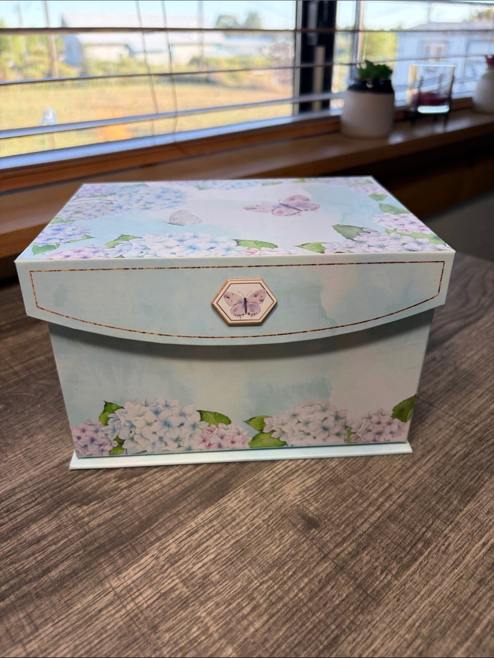 🌹5 for $25🌹 Decorative Butterfly & Floral Keepsake Storage Box